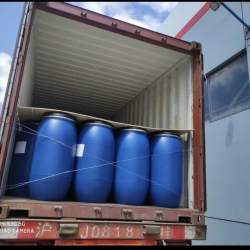 Dịch tôm chứa trong phi nhựa 200kg