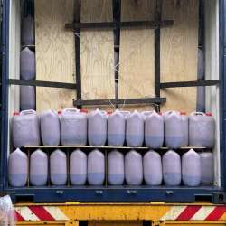 Dịch tôm chứa trong can 30kg